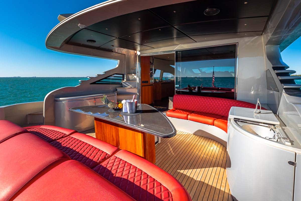 90 ft pershing yacht